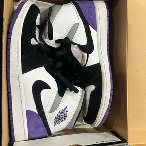 Varsity purple Jordan 1 mid